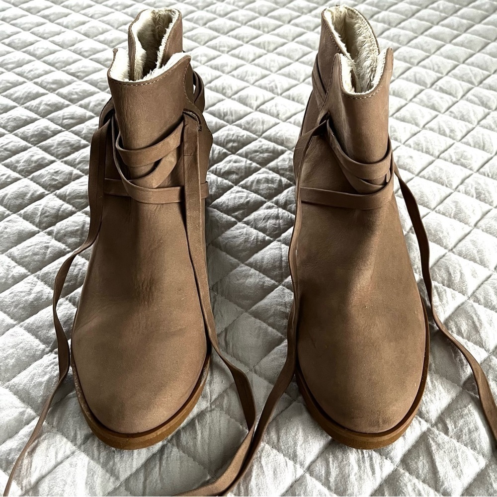 Bernardo booties